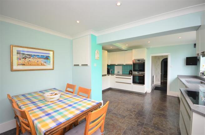Kitchen/Breakfast Area