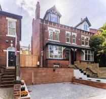 25, Oakwood Avenue, Roundhay, Leeds LS8 2HZ