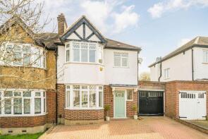22, Chumleigh Walk, Surbiton KT5 8BW