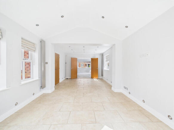 4 bed Detached for sale Image 10