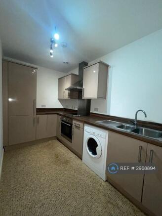2 bed Flat to rent Image 4