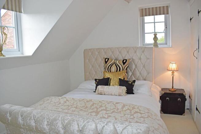Bed 1a.jpg