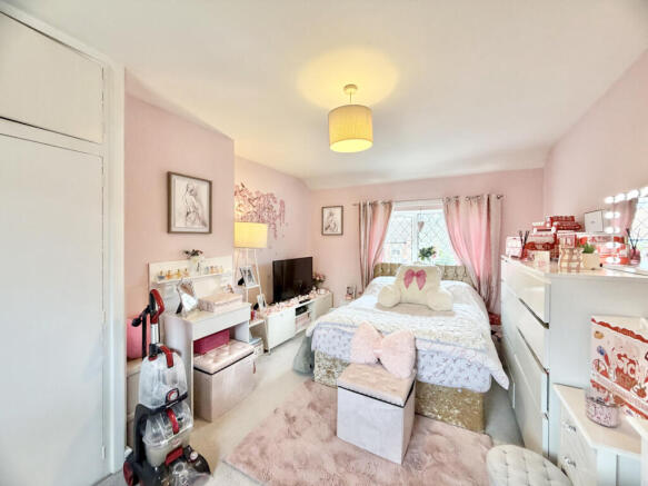 3 bed Terraced for sale Image 5