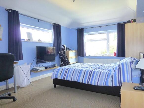 BEDROOM 2