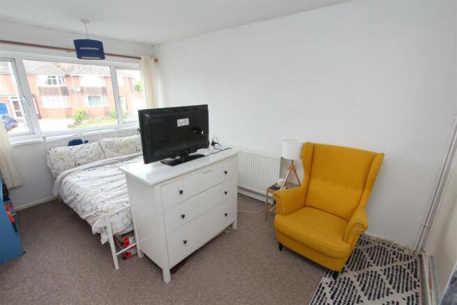 Bedroom 1.jpg