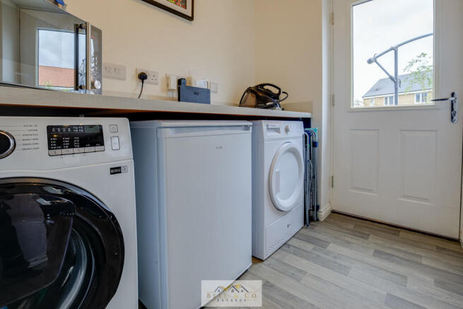 4 bed Detached for sale Image 11