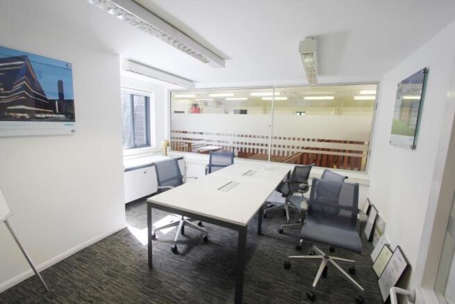 6 meeting room.JPG