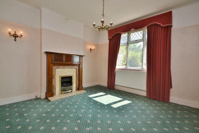 Bedroom/Dining Room