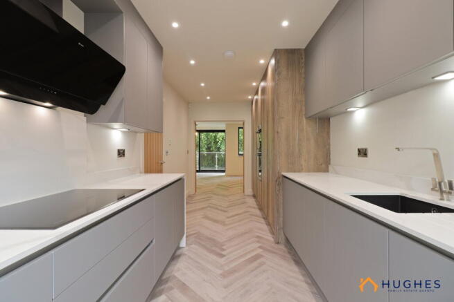 4 bed Town House for sale Image 6