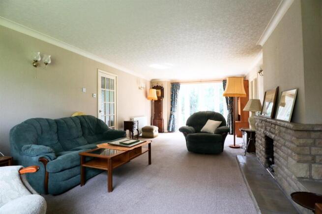 Sitting room (2).jpg