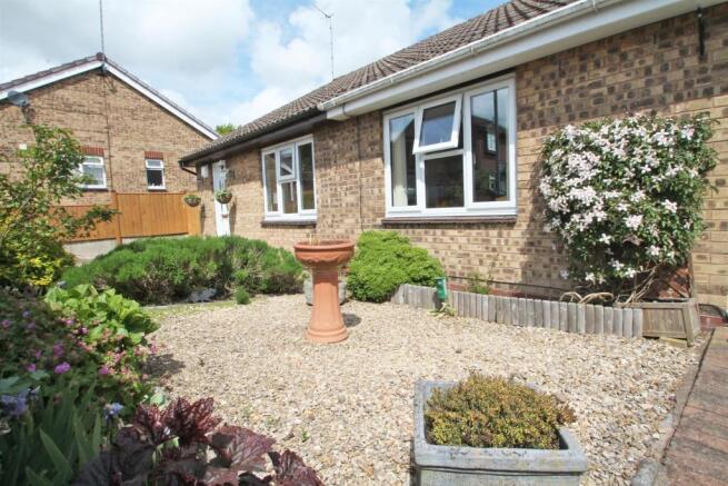 FRONT GARDEN