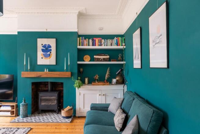 0R1TBN - Living Room E.jpg