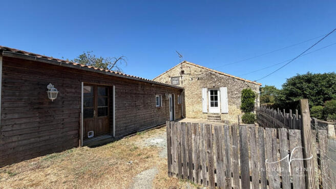 Maison ancienne à ARDIN