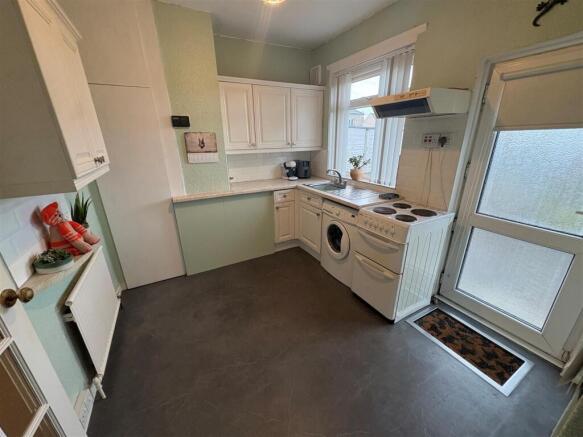 2 bed Semi-Detached Bungalow for sale Image 10