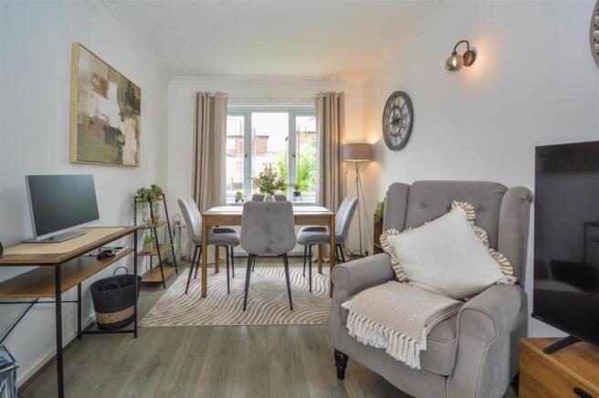 3 bed Semi-Detached for sale Image 6