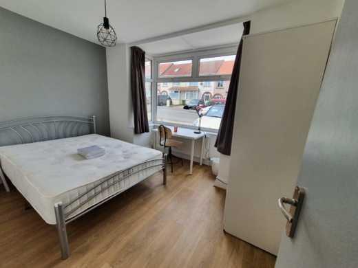 Bedroom 1..jpg