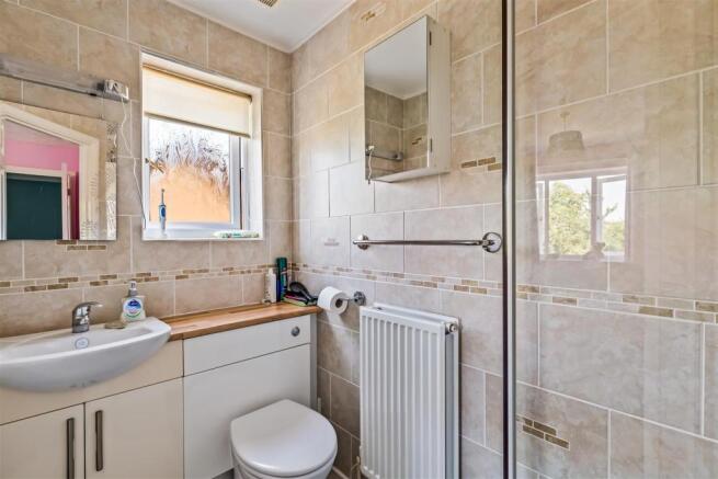Bedroom 1 En-Suite.jpg
