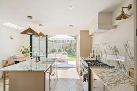 Crawthew Grove, London SE22