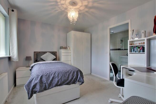 BEDROOM 4
