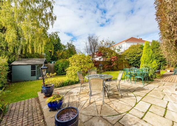 5 Springhill Park-gdn1.jpg