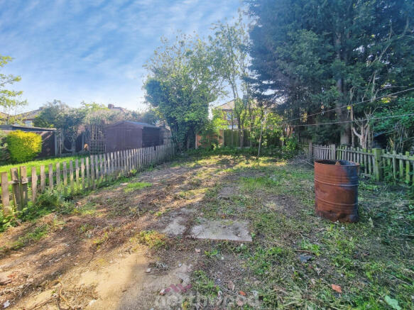 3 bed Semi-Detached for sale Image 9