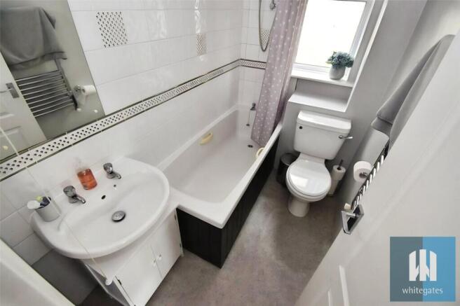 2 bed Terraced to rent Image 5