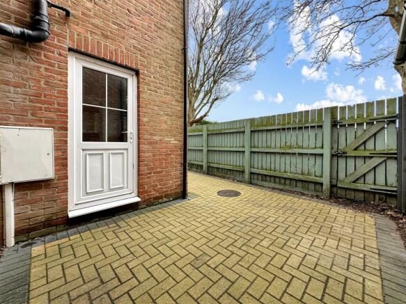 Enclosed Courtyard Garden 554