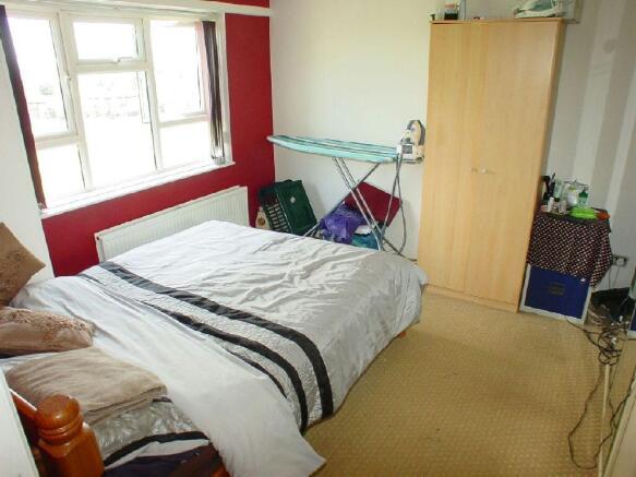 3rd Photo of Bed 2