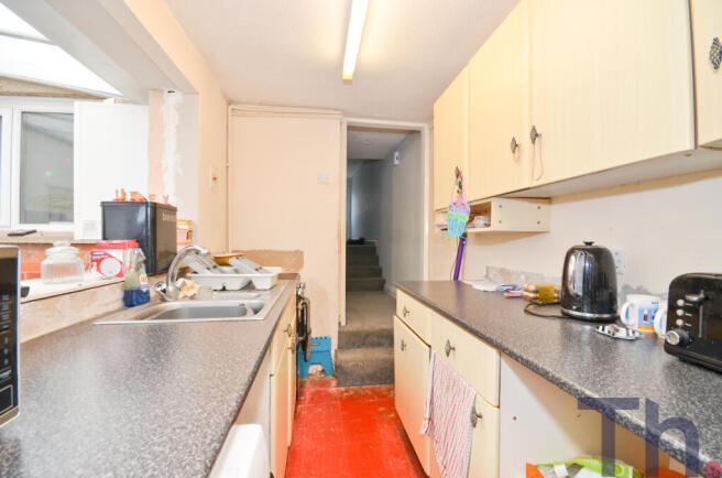 Kitchen (2).JPG