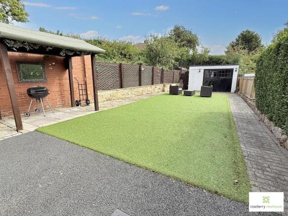 4 bed Semi-Detached for sale Image 8