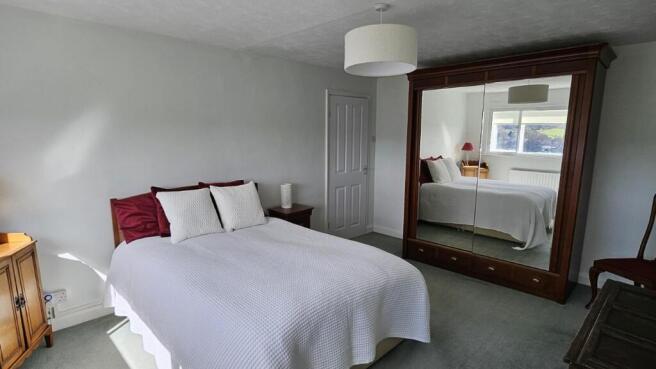 4 bed Detached to rent Image 7