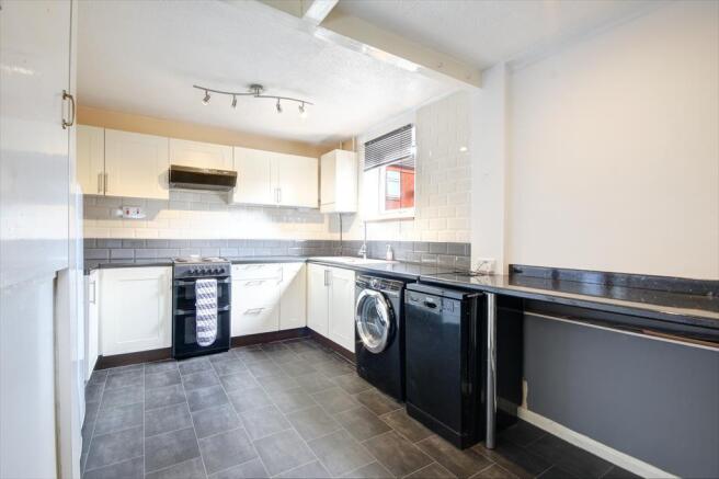 Kitchen 2.jpg