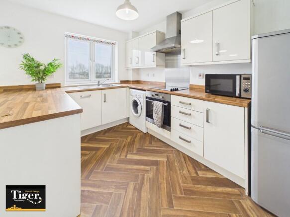 CAM01931G0-PR0323...