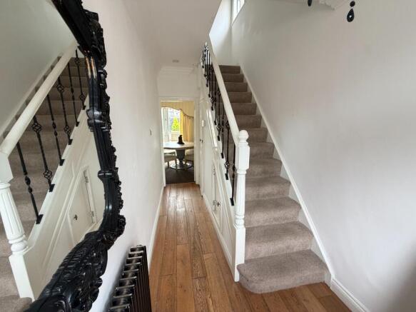 3 bed Semi-Detached for sale Image 9