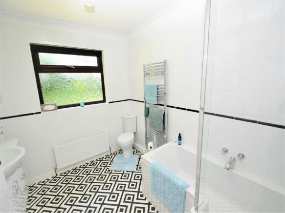 Photo 9