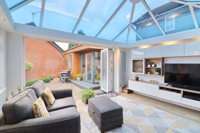 Orangery/Lounge