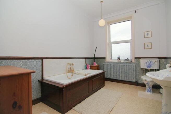 4 bed Terraced for sale Image 11