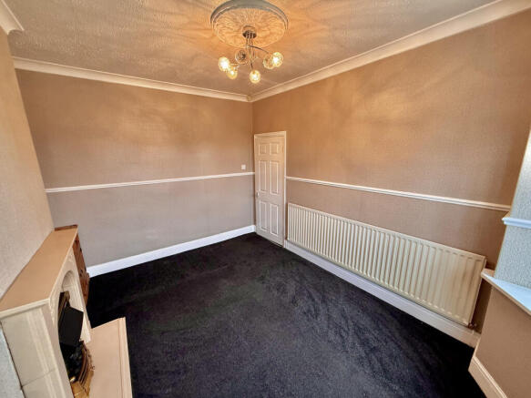 3 bed Semi-Detached to rent Image 4