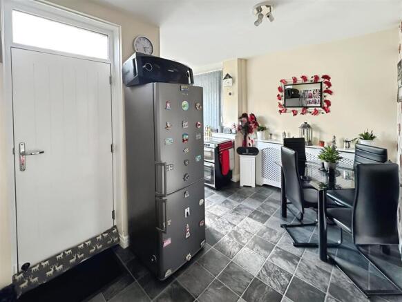 2 bed Town House for sale Image 11