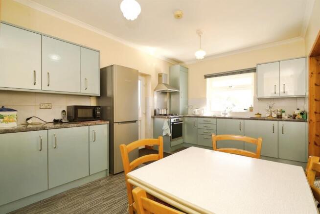 2 bed Detached Bungalow for sale Image 6