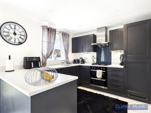 3 bed Detached for sale Image 8