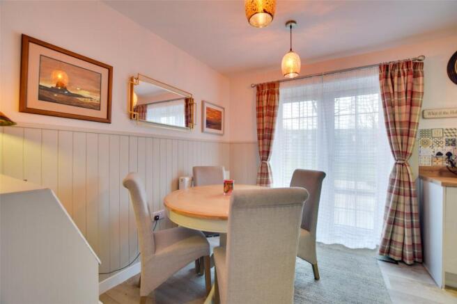 3 bed Semi-Detached for sale Image 6