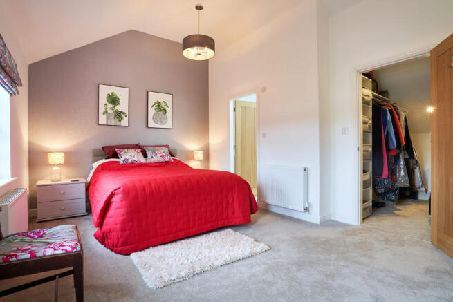 Master Bedroom Su...