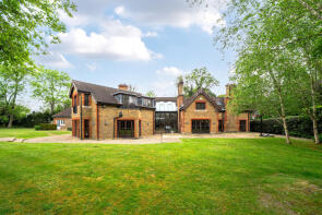 South Lodge, Burhill, Hersham, Walton-on-thames KT12 4BE