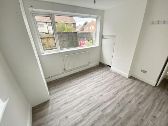 3 bed Semi-Detached to rent Image 4