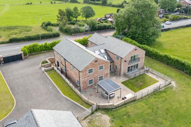 4 bed Detached for sale Image 4