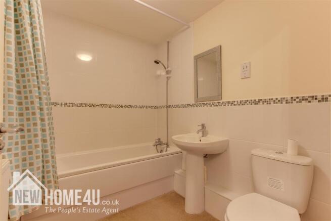 FAMILY BATHROOM: