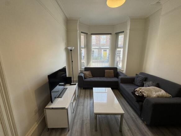1 bed Terraced to rent Image 5