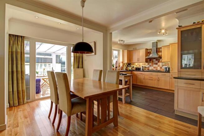 Dining room/kitchen
