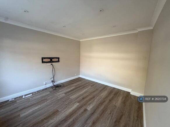 3 bed Semi-Detached to rent Image 6